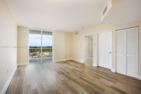 Condo in Miami, Florida, 1 bedroom  № 1394938 - photo 6