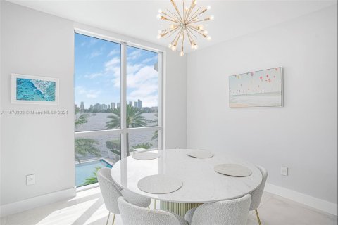 Condo in North Miami Beach, Florida, 3 bedrooms  № 1388307 - photo 10