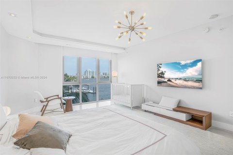 Condo in North Miami Beach, Florida, 3 bedrooms  № 1388307 - photo 12