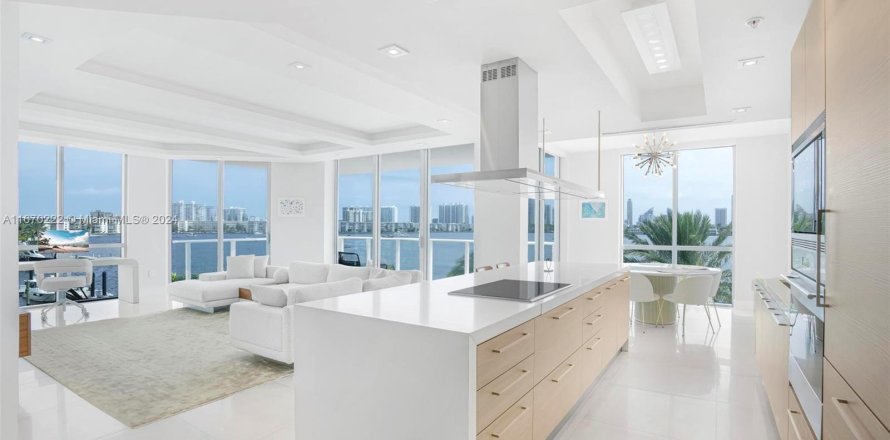 Condominio en North Miami Beach, Florida, 3 dormitorios  № 1388307