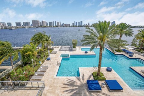 Copropriété à vendre à North Miami Beach, Floride: 3 chambres, 206.71 m2 № 1388307 - photo 14