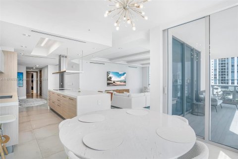 Copropriété à vendre à North Miami Beach, Floride: 3 chambres, 206.71 m2 № 1388307 - photo 11