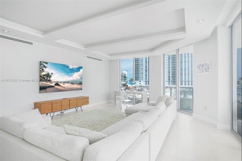 Condominio en venta en North Miami Beach, Florida, 3 dormitorios, 206.71 m2 № 1388307 - foto 6