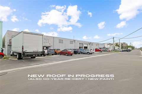 Commercial property in Hialeah, Florida № 1282578 - photo 8