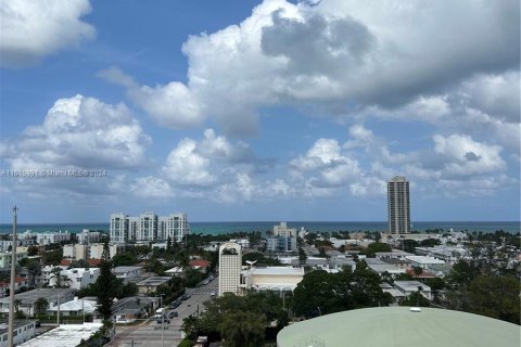 Copropriété à vendre à Miami Beach, Floride: 2 chambres, 102.19 m2 № 1238484 - photo 16