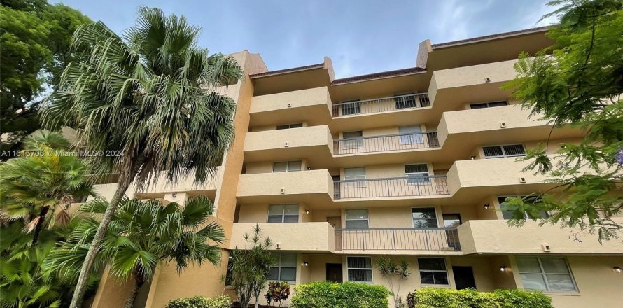 Condominio en Lauderhill, Florida, 2 dormitorios  № 1238565