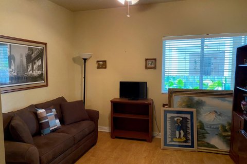 Condo in Tamarac, Florida, 2 bedrooms  № 1224886 - photo 8