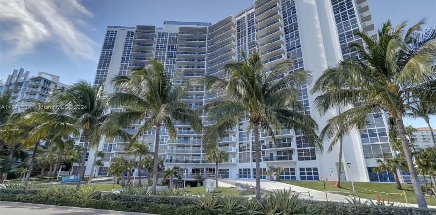 Condo in Fort Lauderdale, Florida, 2 bedrooms  № 1319203