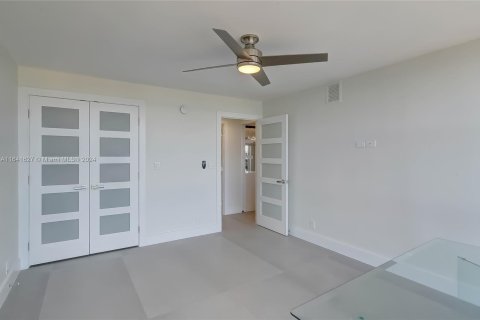 Condo in Fort Lauderdale, Florida, 2 bedrooms  № 1319203 - photo 10