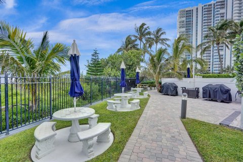 Copropriété à vendre à Pompano Beach, Floride: 2 chambres, 138.15 m2 № 1005411 - photo 4