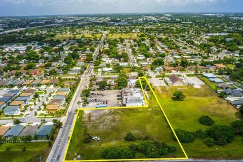 Propiedad comercial en venta en Pompano Beach, Florida № 1235770 - foto 2