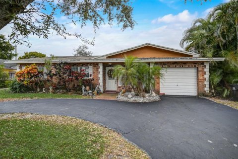 Villa ou maison à vendre à Fort Lauderdale, Floride: 4 chambres, 178.56 m2 № 929289 - photo 3