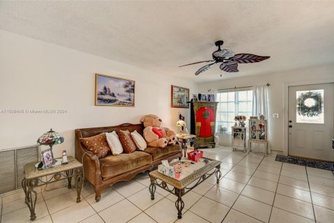 Villa ou maison à vendre à Fort Lauderdale, Floride: 4 chambres, 178.56 m2 № 929289 - photo 5