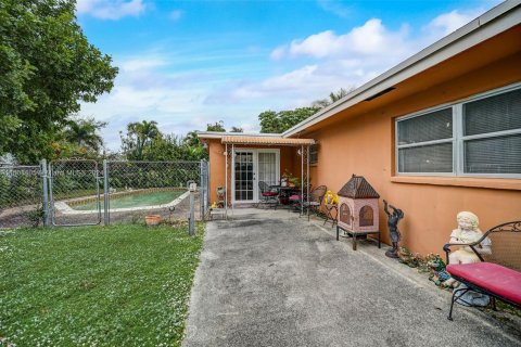 House in Fort Lauderdale, Florida 4 bedrooms, 178.56 sq.m. № 929289 - photo 29