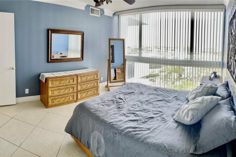 Condo in Fort Lauderdale, Florida, 1 bedroom  № 962340 - photo 10