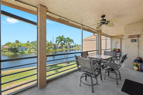 Copropriété à vendre à Tamarac, Floride: 3 chambres, 136.47 m2 № 1187785 - photo 10