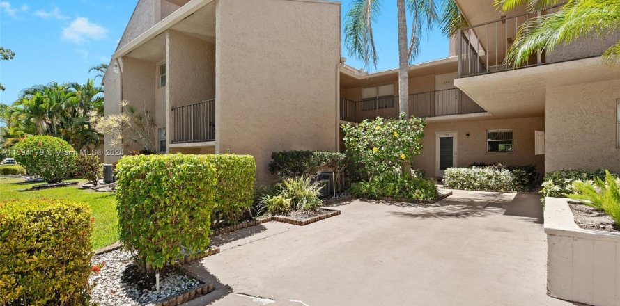 Condo in Tamarac, Florida, 3 bedrooms  № 1187785