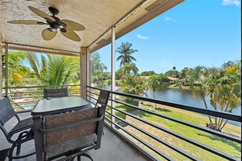 Copropriété à vendre à Tamarac, Floride: 3 chambres, 136.47 m2 № 1187785 - photo 11