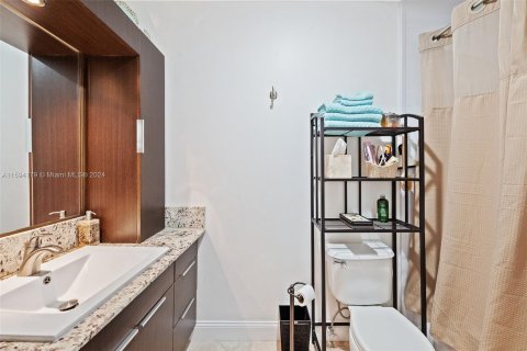 Condo in Tamarac, Florida, 3 bedrooms  № 1187785 - photo 20