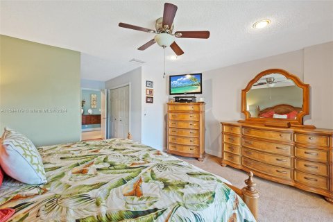 Condo in Tamarac, Florida, 3 bedrooms  № 1187785 - photo 19