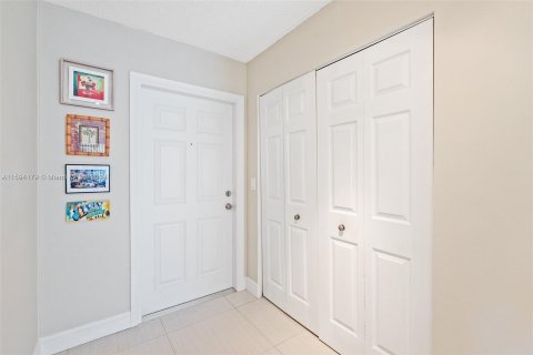 Condo in Tamarac, Florida, 3 bedrooms  № 1187785 - photo 3