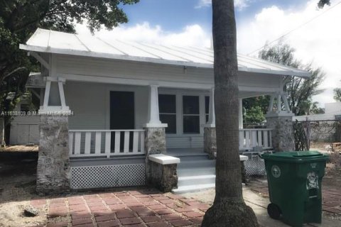 Propiedad comercial en venta en Miami, Florida № 1316304 - foto 1