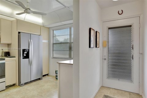 Condo in Coconut Creek, Florida, 2 bedrooms  № 1316305 - photo 17