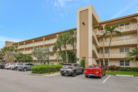 Condominio en venta en Coconut Creek, Florida, 2 dormitorios, 107.4 m2 № 1316305 - foto 3