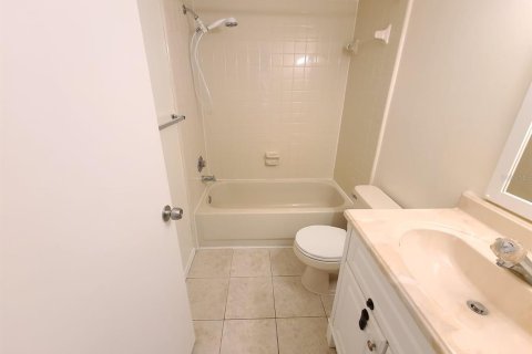 Condo in Tampa, Florida, 2 bedrooms  № 1405288 - photo 25