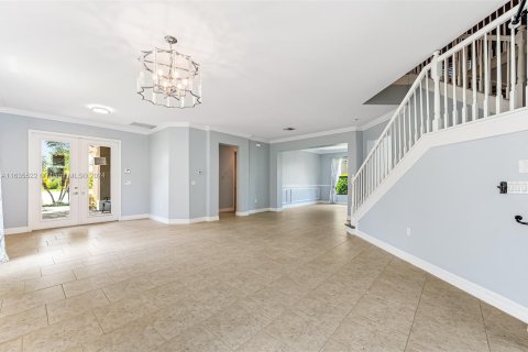 Villa ou maison à vendre à Naples, Floride: 5 chambres, 386.85 m2 № 1305311 - photo 5