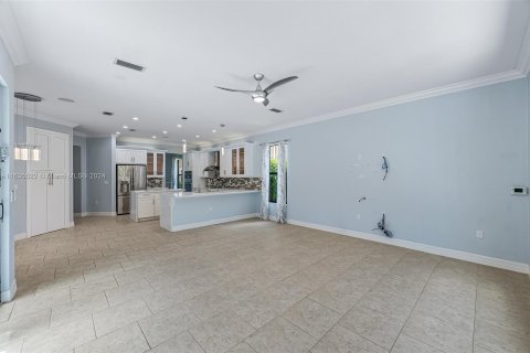 House in Naples, Florida 5 bedrooms, 386.85 sq.m. № 1305311 - photo 22