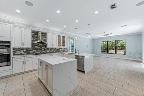 Casa en venta en Naples, Florida, 5 dormitorios, 386.85 m2 № 1305311 - foto 11