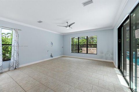 House in Naples, Florida 5 bedrooms, 386.85 sq.m. № 1305311 - photo 20