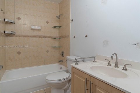 Casa en venta en Miami, Florida, 4 dormitorios, 278.24 m2 № 1418548 - foto 21