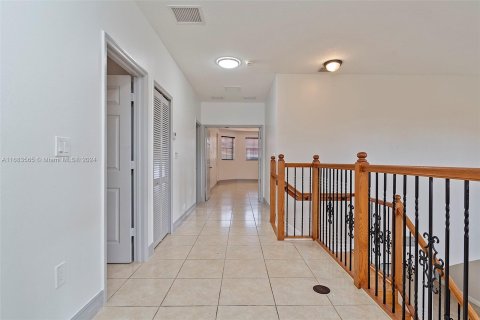 Casa en venta en Miami, Florida, 4 dormitorios, 278.24 m2 № 1418548 - foto 25