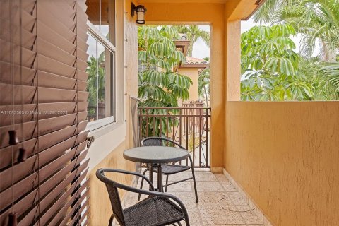 Casa en venta en Miami, Florida, 4 dormitorios, 278.24 m2 № 1418548 - foto 30