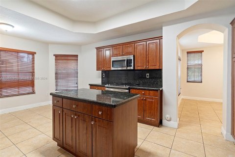 Casa en venta en Miami, Florida, 4 dormitorios, 278.24 m2 № 1418548 - foto 10