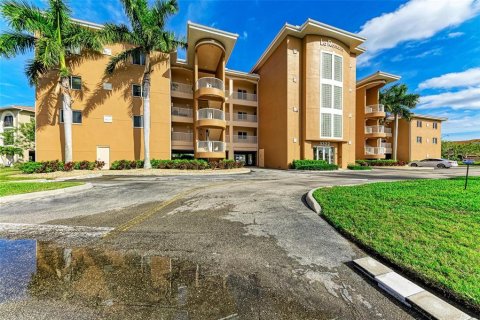 Copropriété à vendre à Punta Gorda, Floride: 2 chambres, 129.41 m2 № 944223 - photo 4