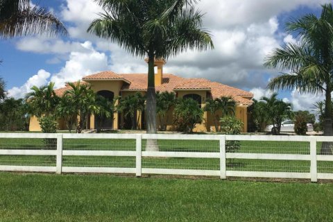 Купить земельный участок в Локсахатчи-Гроувс, Флорида № 200323 - фото 12