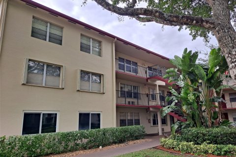 Condominio en venta en Pembroke Pines, Florida, 1 dormitorio, 75.34 m2 № 966128 - foto 19