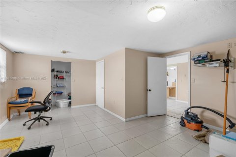 Propiedad comercial en venta en Miami, Florida № 1315797 - foto 6