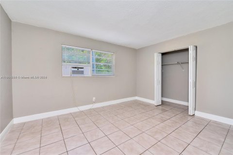 Apartamento en alquiler en Fort Lauderdale, Florida, 1 dormitorio, 1460.61 m2 № 1353857 - foto 4