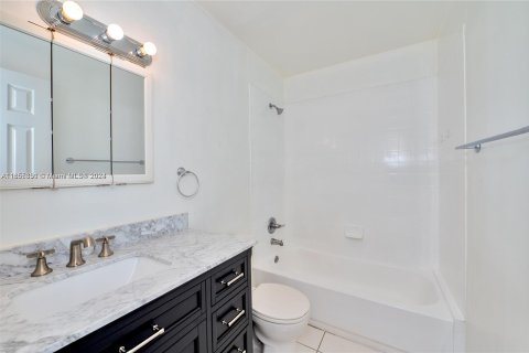 Appartement à louer à Fort Lauderdale, Floride: 1 chambre, 1460.61 m2 № 1353857 - photo 3