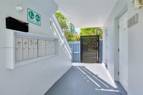 Apartamento en alquiler en Fort Lauderdale, Florida, 1 dormitorio, 1460.61 m2 № 1353857 - foto 12