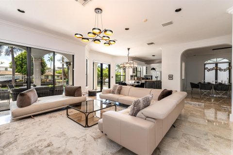 House in Fort Lauderdale, Florida 4 bedrooms, 433.39 sq.m. № 1311290 - photo 10