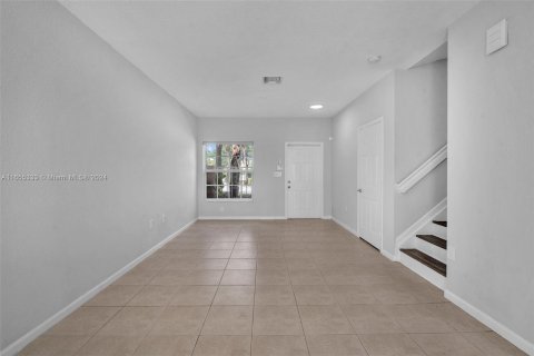 Townhouse in Pembroke Pines, Florida 3 bedrooms, 133.97 sq.m. № 1353858 - photo 6