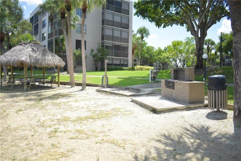 Condominio en venta en Pembroke Pines, Florida, 1 dormitorio, 79.15 m2 № 1353901 - foto 27