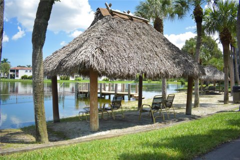 Condo in Pembroke Pines, Florida, 1 bedroom  № 1353901 - photo 25