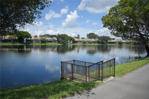 Condominio en venta en Pembroke Pines, Florida, 1 dormitorio, 79.15 m2 № 1353901 - foto 30