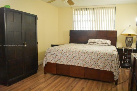 Condo in Pembroke Pines, Florida, 1 bedroom  № 1353901 - photo 10